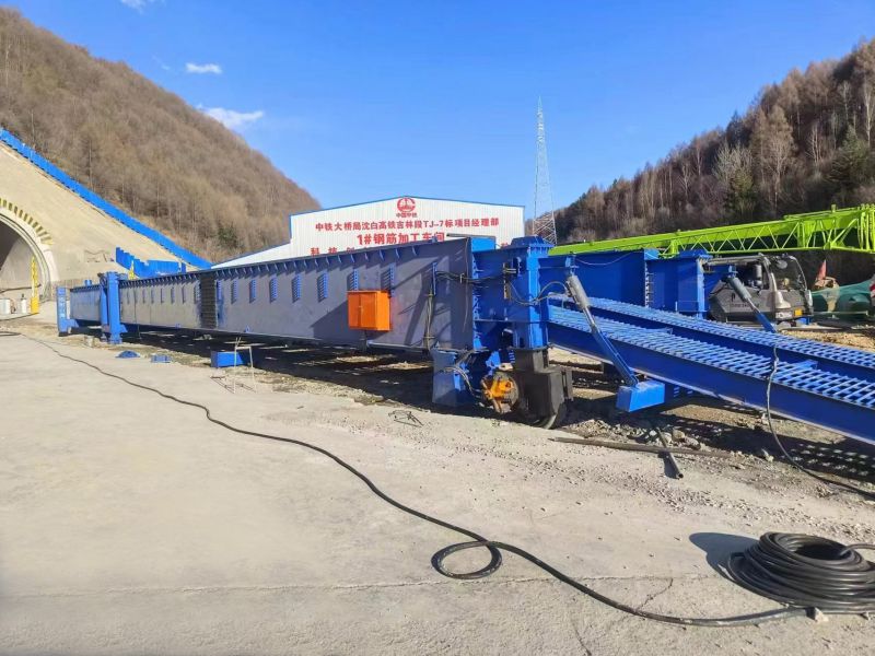 自行式仰拱栈桥